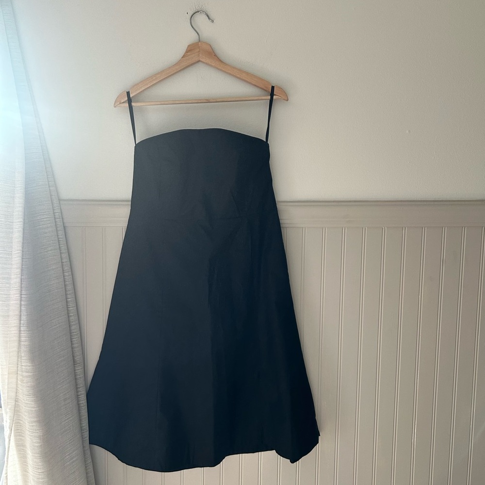 ⭐️ NEW NWT GAP Size 10 Black Strapless Cotton Dress Stretch Classic Midi - Picture 1 of 5